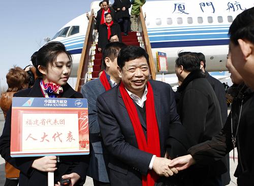 两会图片报道:福建代表团抵京-科研发展-中国教